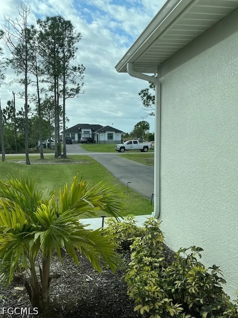 4219 58th Avenue NE Naples FL 34120