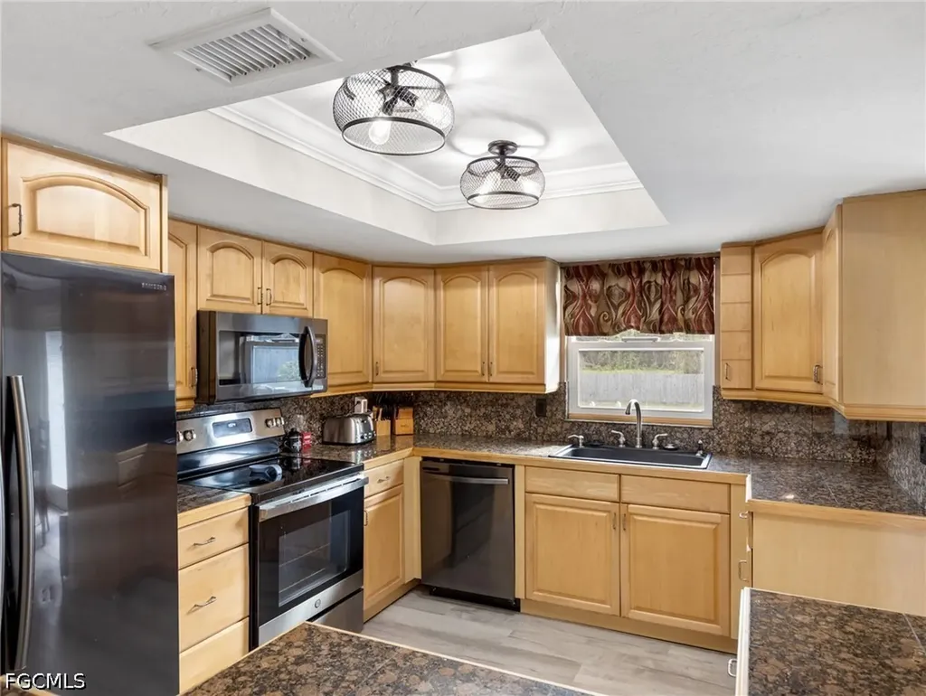 8848 Fordham Street Fort Myers FL 33907