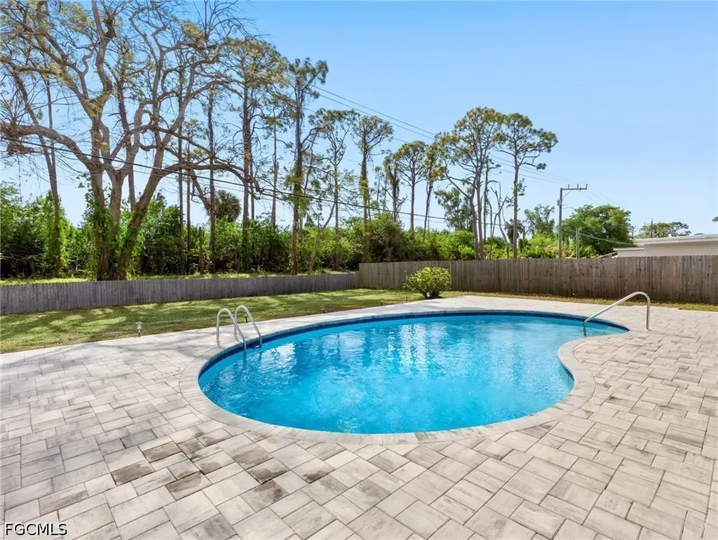 8848 Fordham Street Fort Myers FL 33907