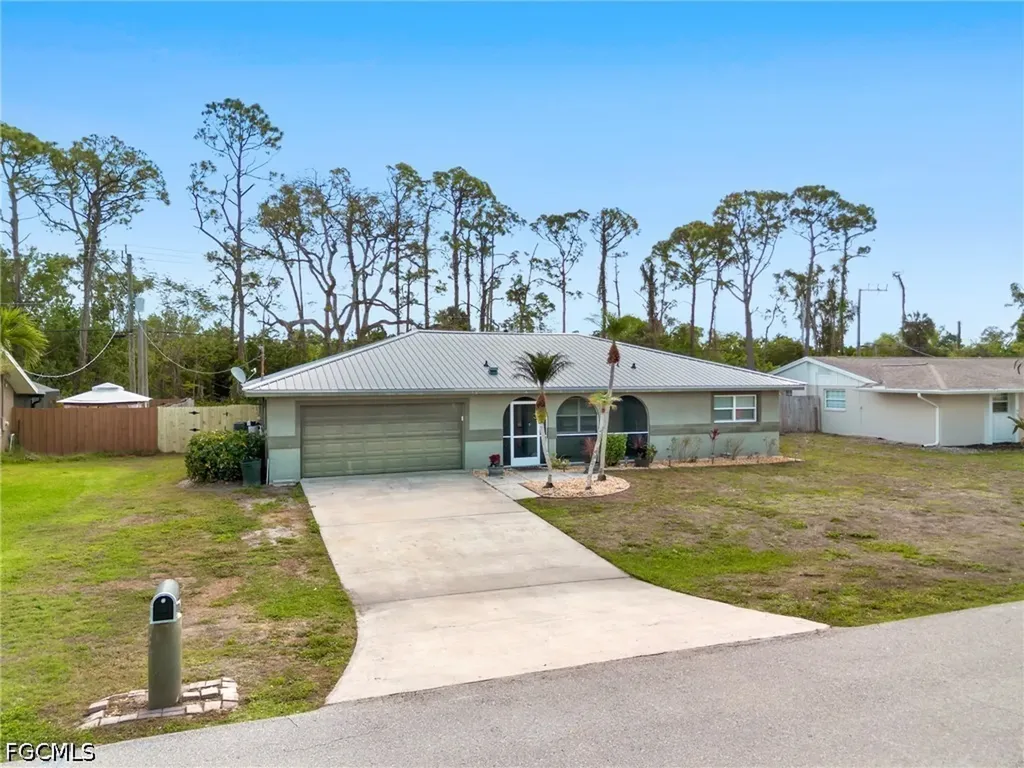 8848 Fordham Street Fort Myers FL 33907