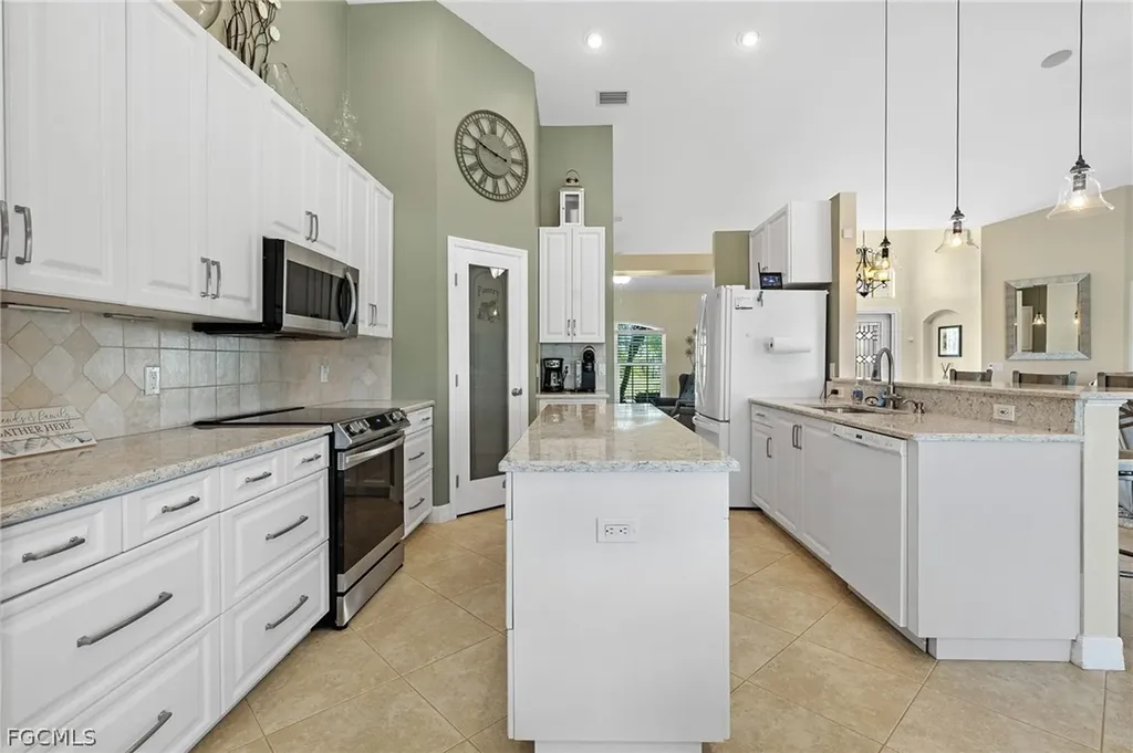 2013 SW 31st Terrace Cape Coral FL 33914