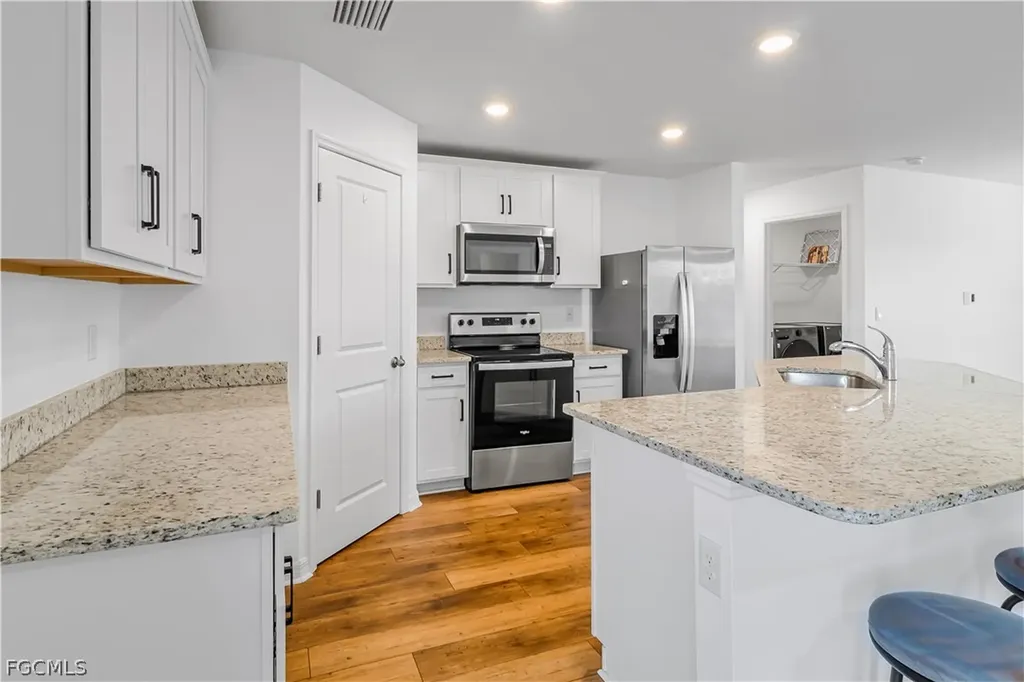 185 Yager Circle Fort Myers FL 33913