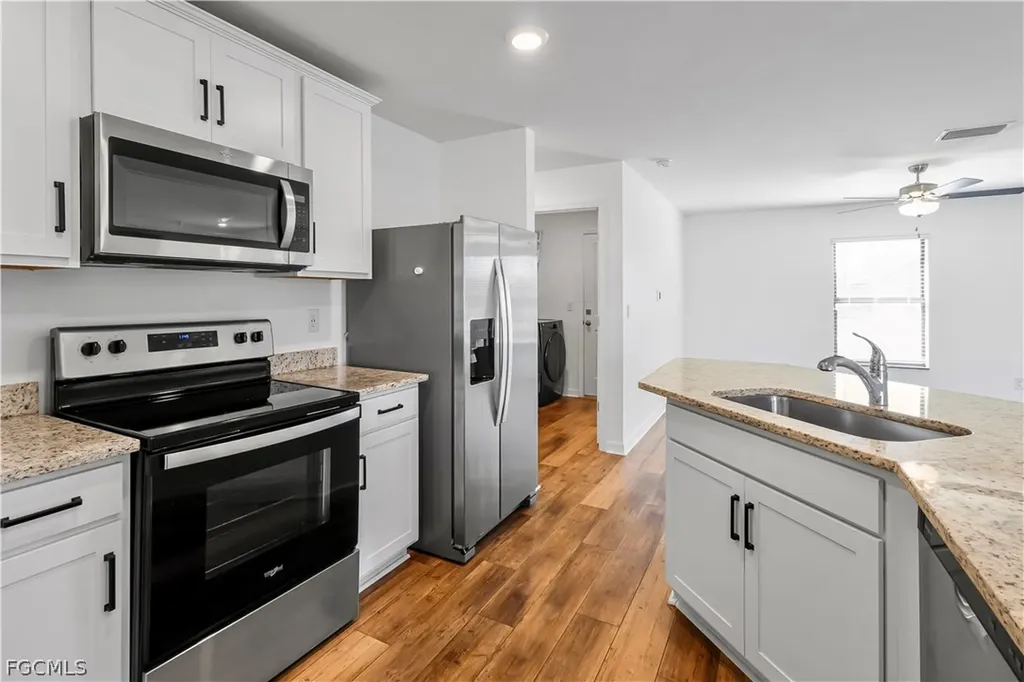 185 Yager Circle Fort Myers FL 33913