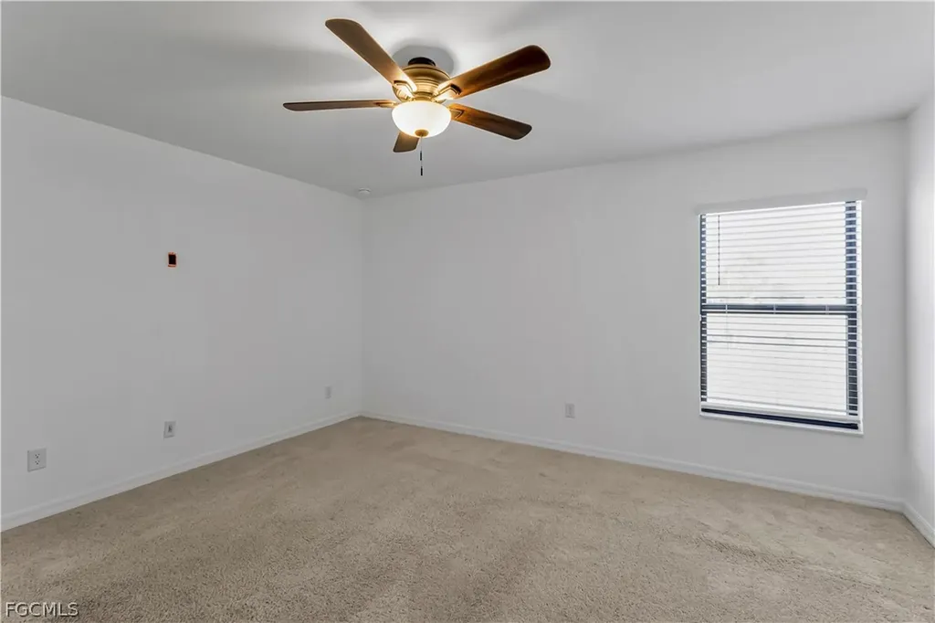 185 Yager Circle Fort Myers FL 33913