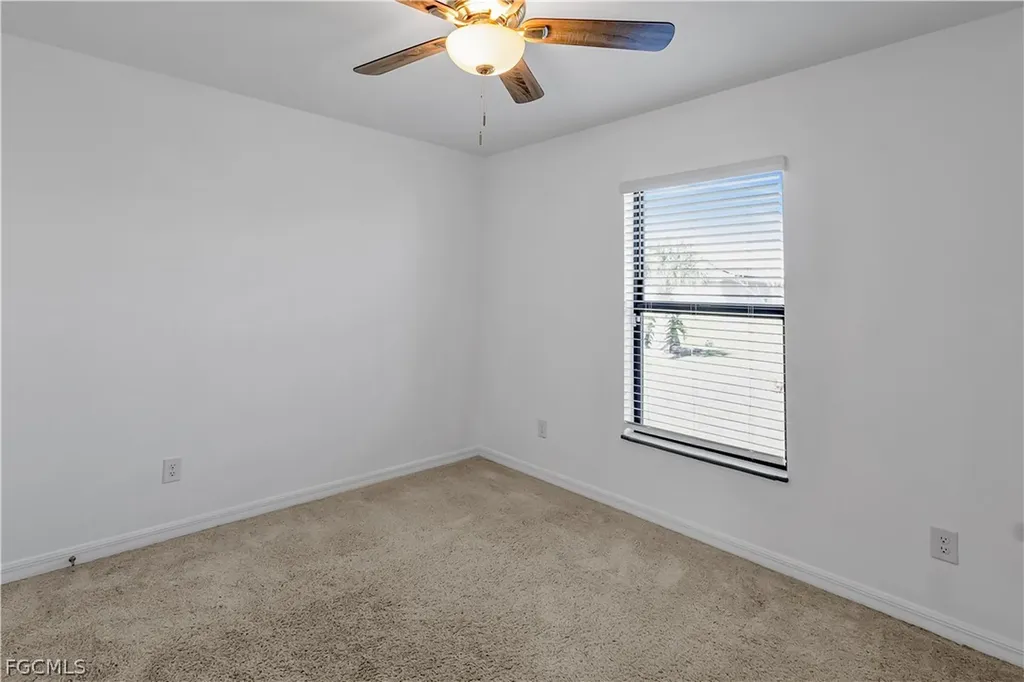 185 Yager Circle Fort Myers FL 33913