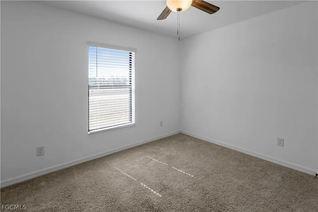 185 Yager Circle Fort Myers FL 33913