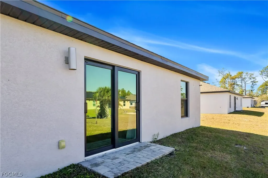 185 Yager Circle Fort Myers FL 33913