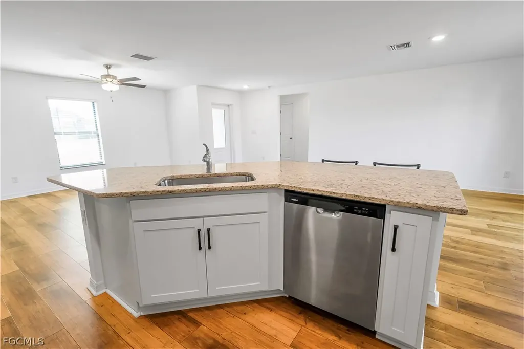 185 Yager Circle Fort Myers FL 33913