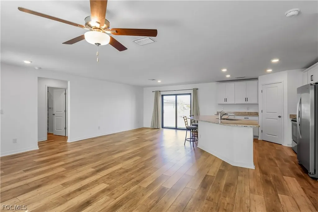 185 Yager Circle Fort Myers FL 33913