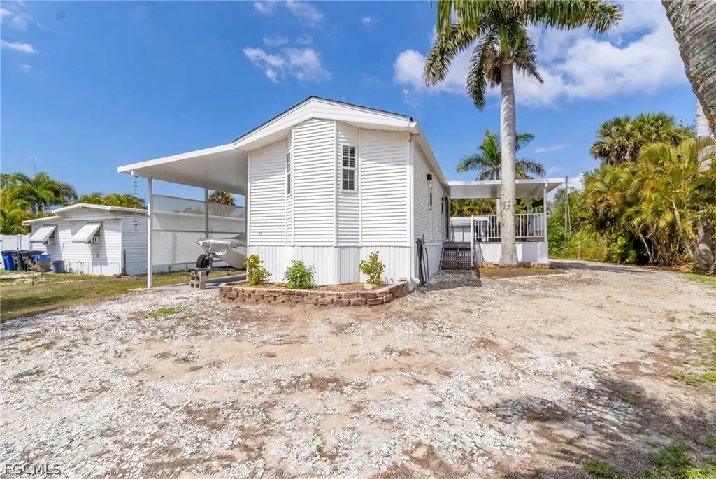 7270 Pinehurst Road Bokeelia FL 33922