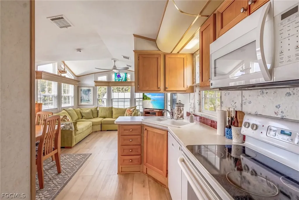 7270 Pinehurst Road Bokeelia FL 33922