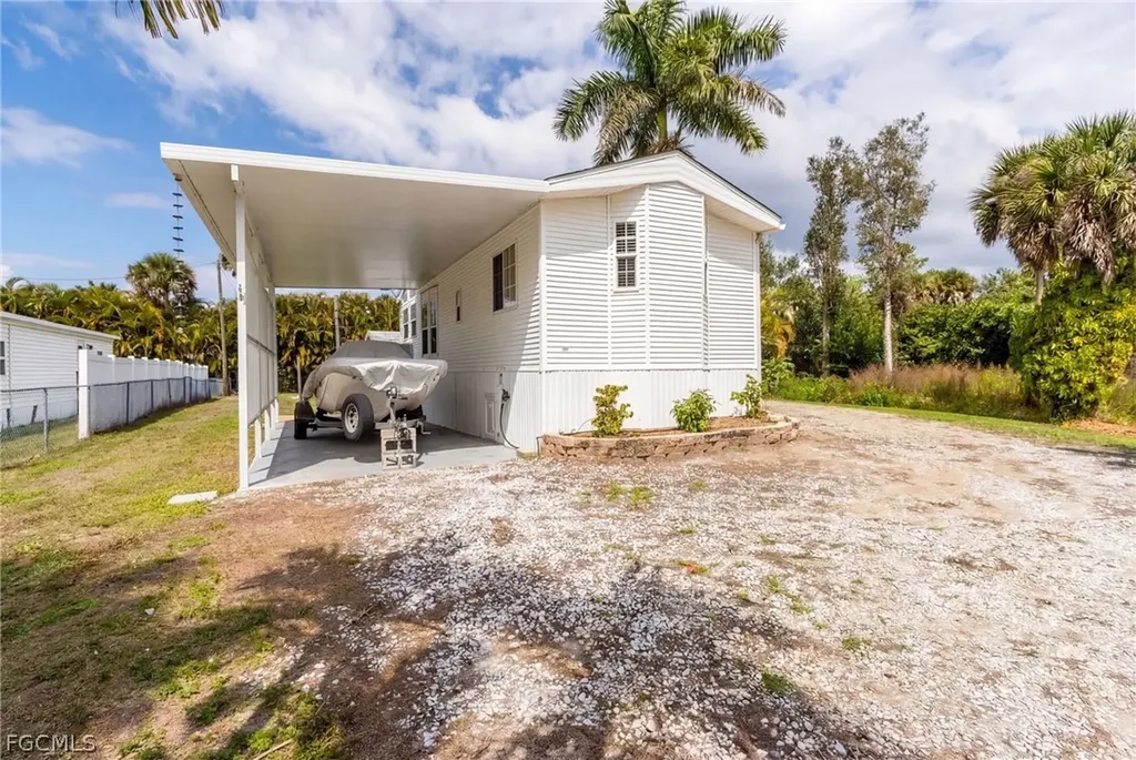 7270 Pinehurst Road Bokeelia FL 33922