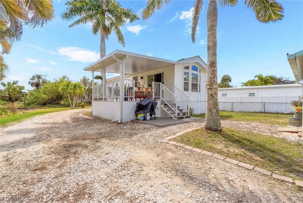 7270 Pinehurst Road Bokeelia FL 33922