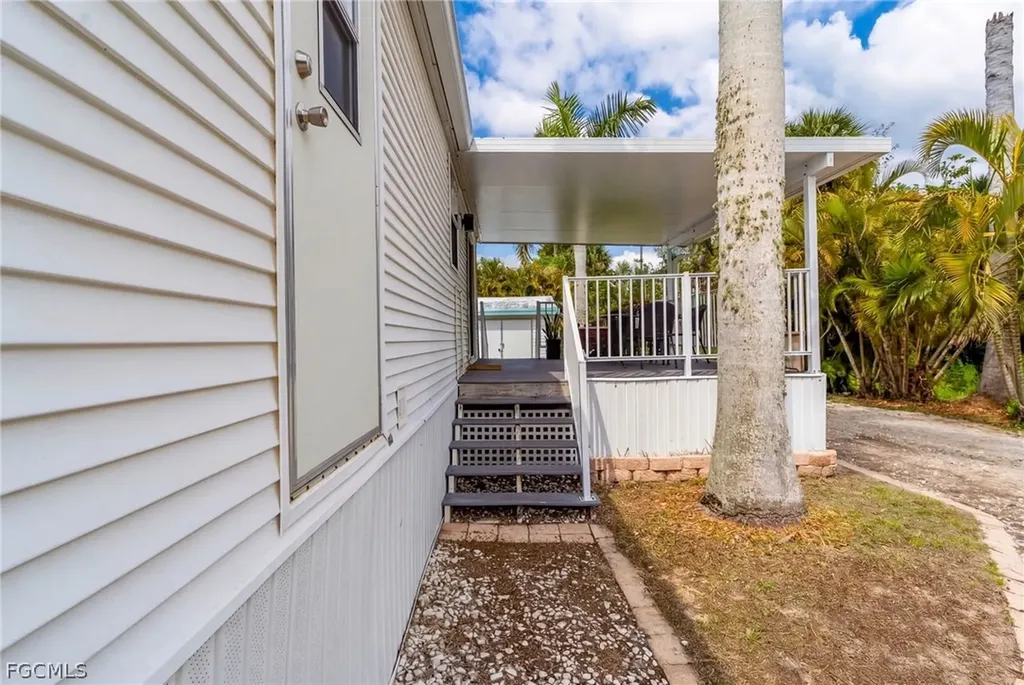 7270 Pinehurst Road Bokeelia FL 33922
