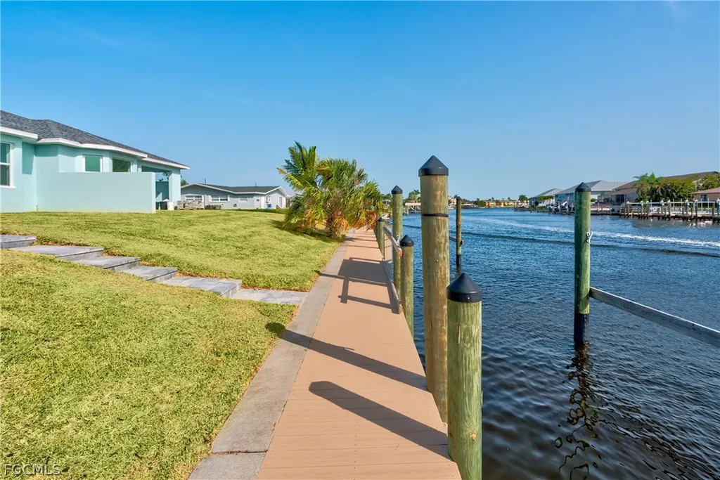 3804 SE 12th Avenue Cape Coral FL 33904