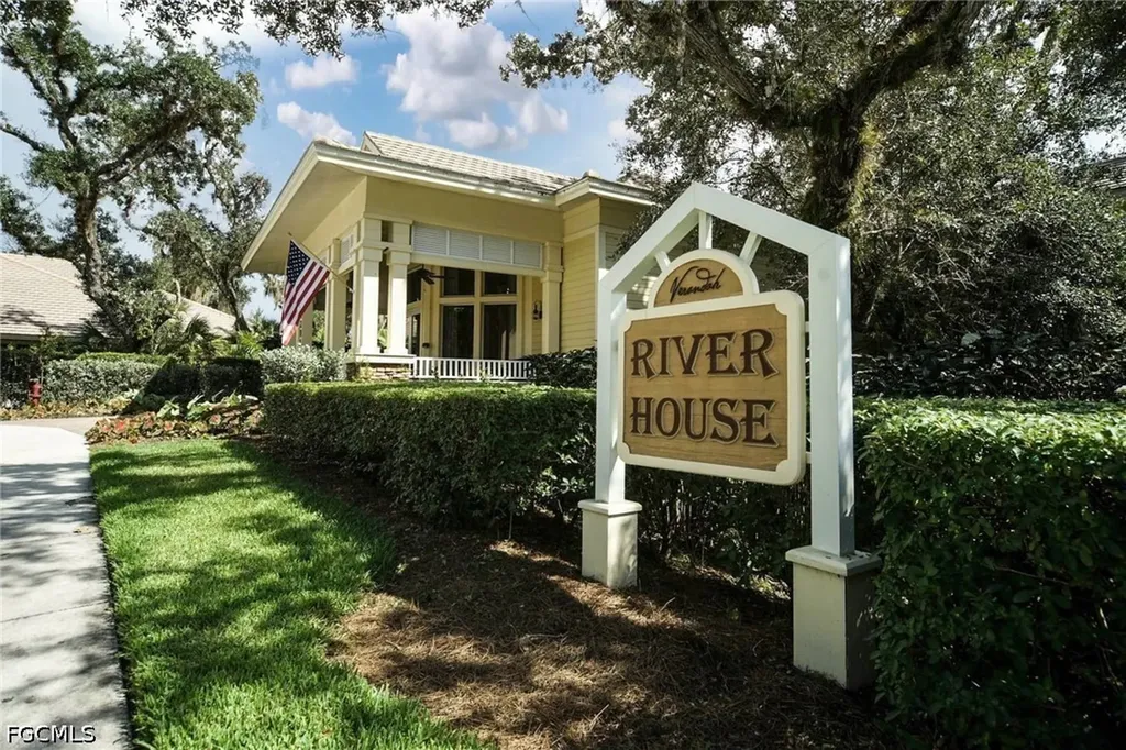 13541 Palmetto Grove Drive Fort Myers FL 33905