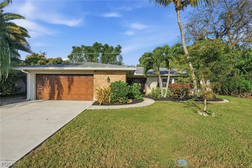 4742 Santa Del Rae Avenue Fort Myers FL 33901