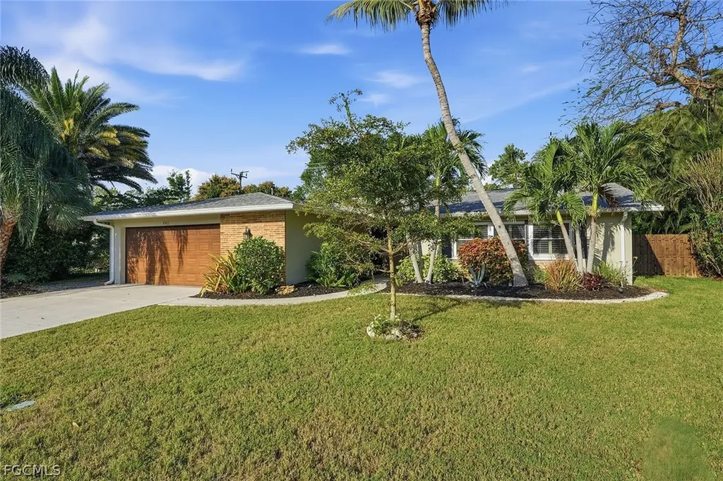 4742 Santa Del Rae Avenue Fort Myers FL 33901