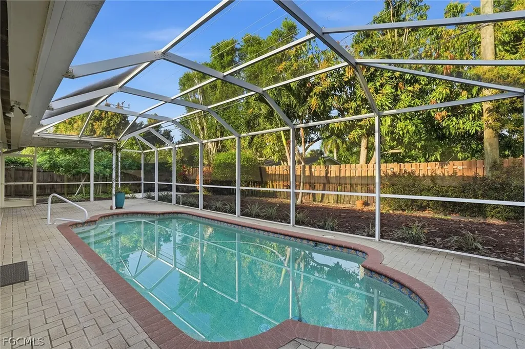 4742 Santa Del Rae Avenue Fort Myers FL 33901