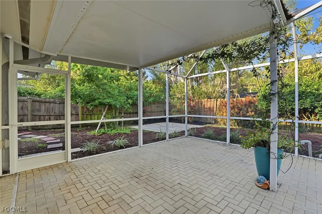 4742 Santa Del Rae Avenue Fort Myers FL 33901