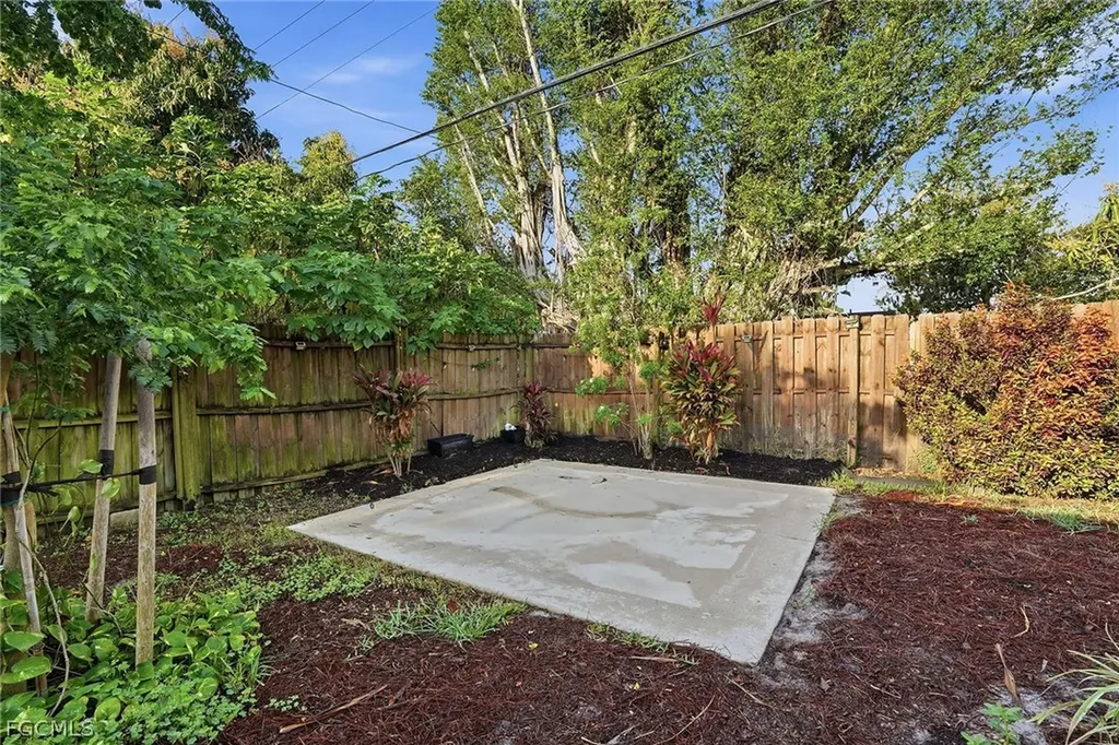 4742 Santa Del Rae Avenue Fort Myers FL 33901