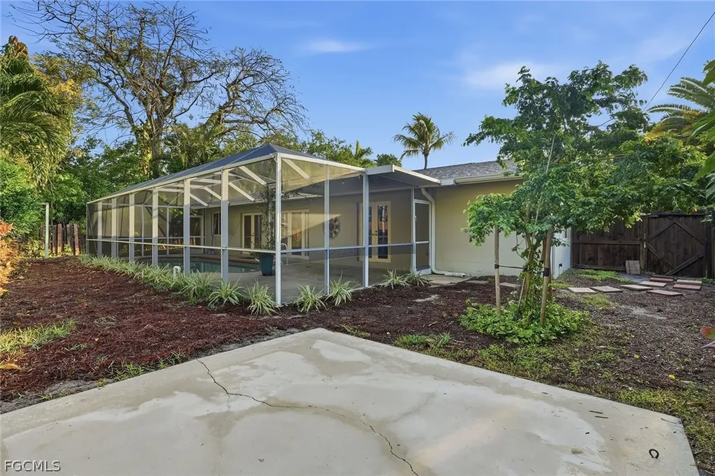 4742 Santa Del Rae Avenue Fort Myers FL 33901