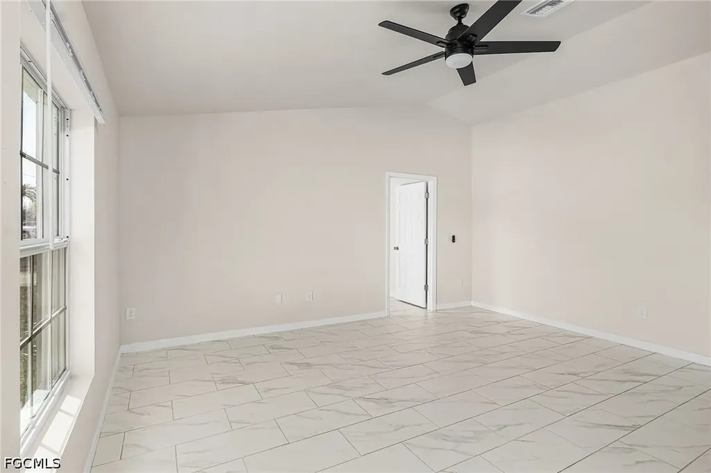 124 NE 15th Terrace Cape Coral FL 33909