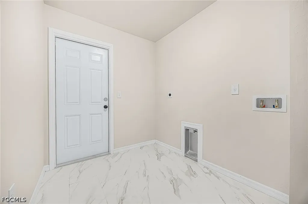124 NE 15th Terrace Cape Coral FL 33909