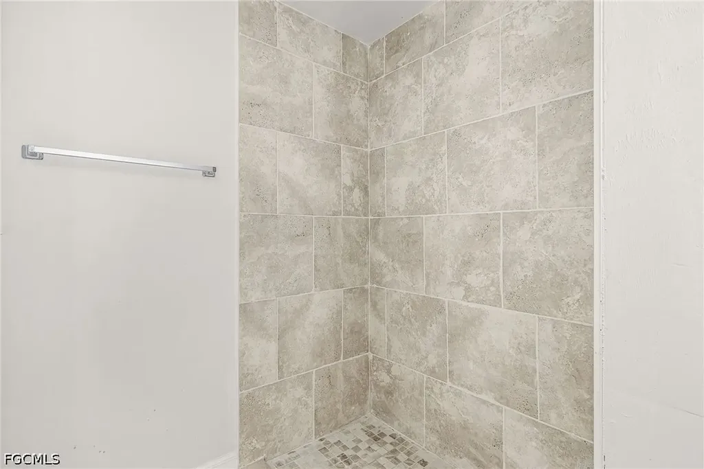 124 NE 15th Terrace Cape Coral FL 33909