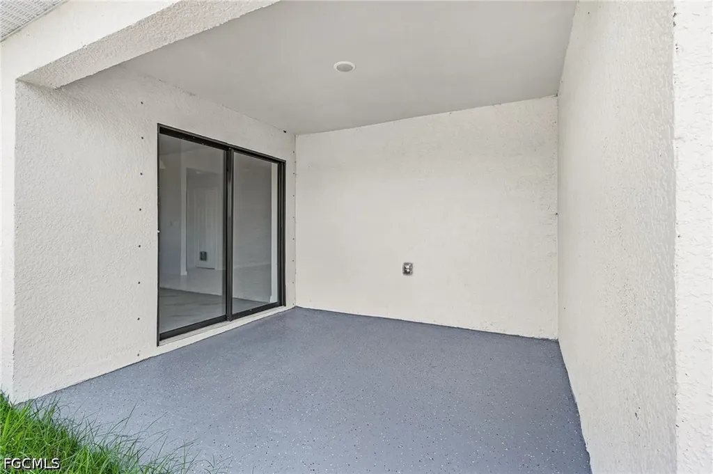 124 NE 15th Terrace Cape Coral FL 33909