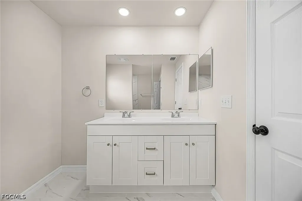 124 NE 15th Terrace Cape Coral FL 33909