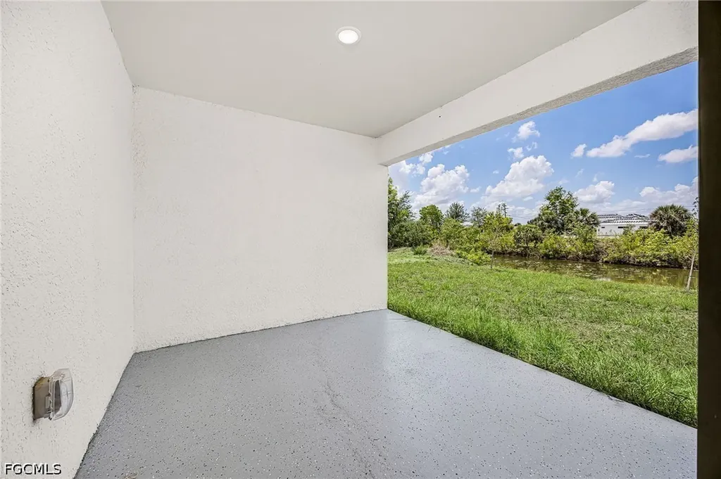 124 NE 15th Terrace Cape Coral FL 33909