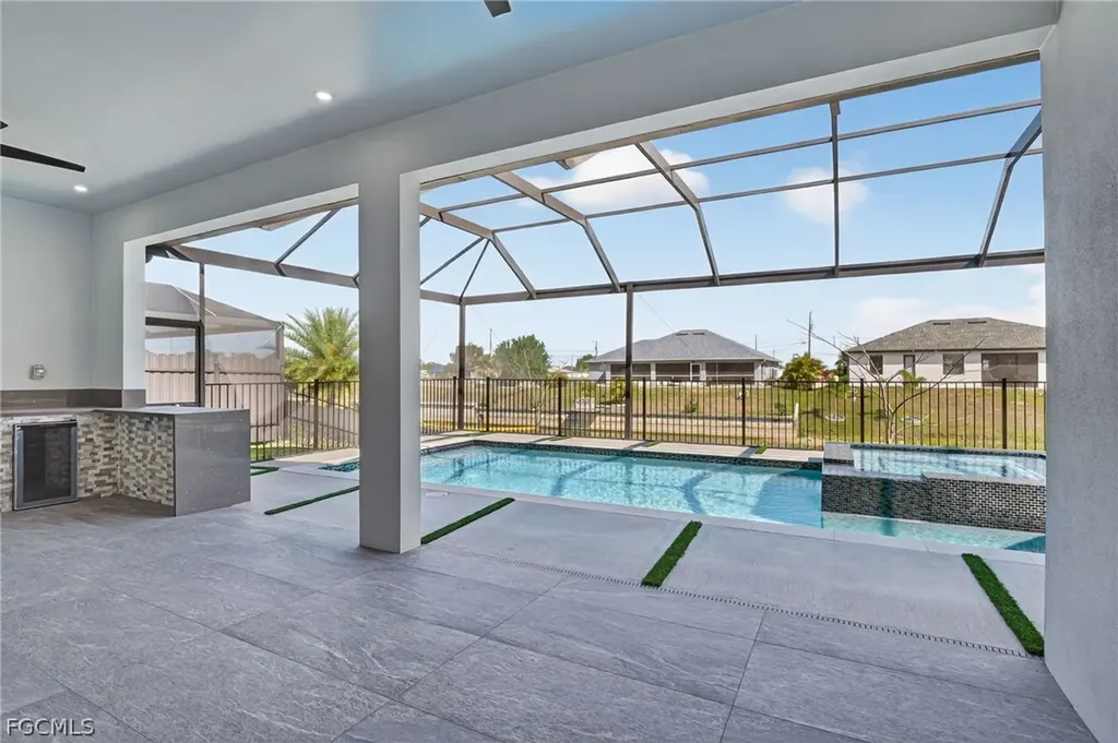 1617 NE 12th Street Cape Coral FL 33909