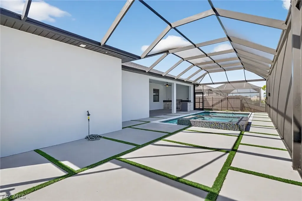 1617 NE 12th Street Cape Coral FL 33909