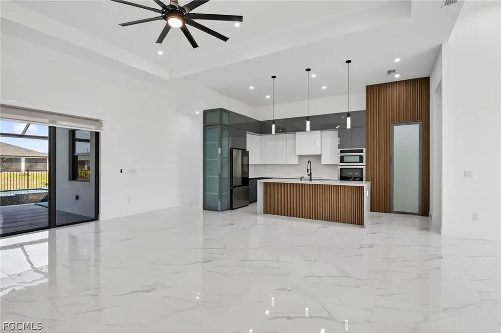 1617 NE 12th Street Cape Coral FL 33909