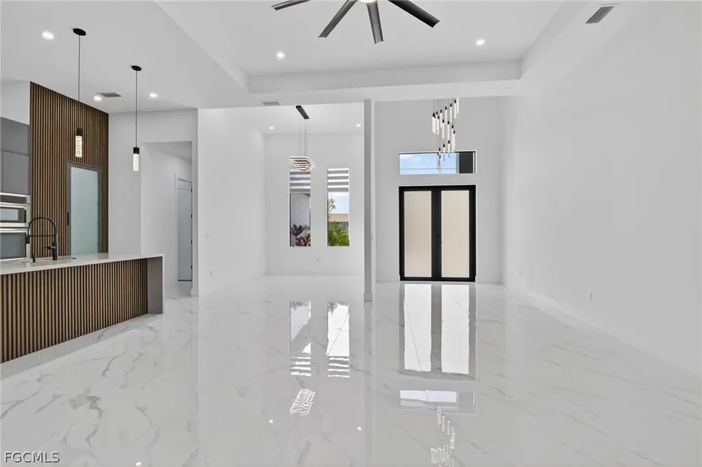 1617 NE 12th Street Cape Coral FL 33909