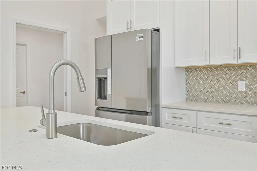 2043 NE 42nd Street Cape Coral FL 33909
