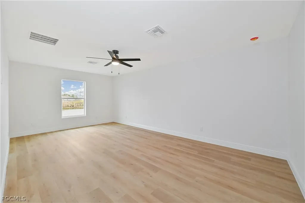 2043 NE 42nd Street Cape Coral FL 33909