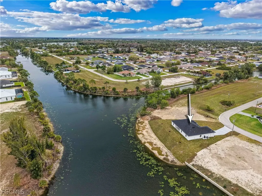 2043 NE 42nd Street Cape Coral FL 33909