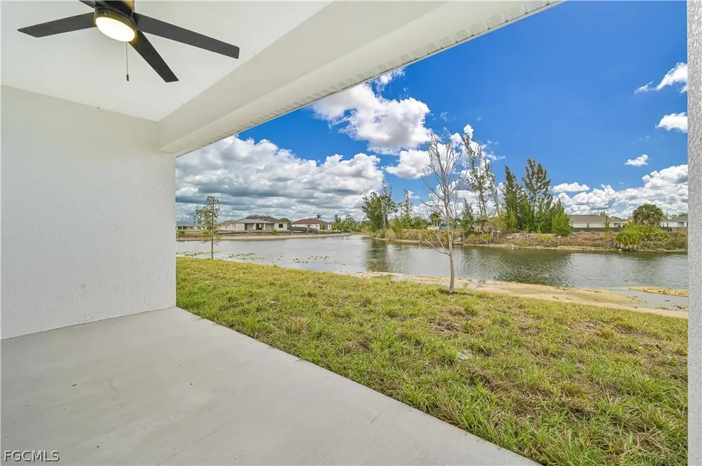 2043 NE 42nd Street Cape Coral FL 33909
