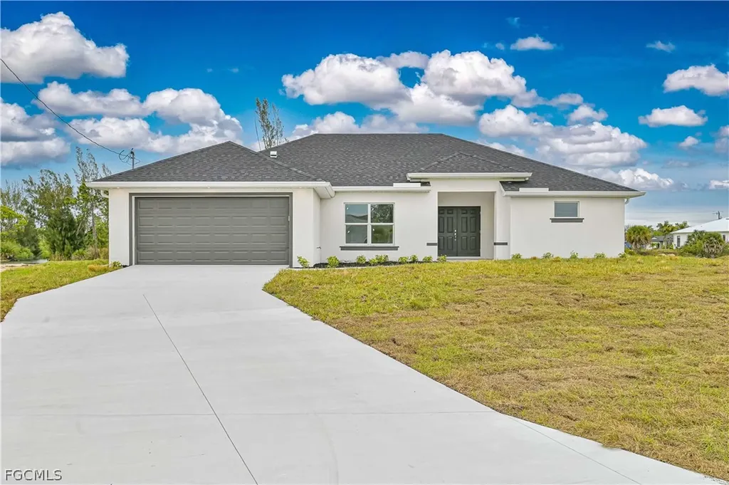 2043 NE 42nd Street Cape Coral FL 33909