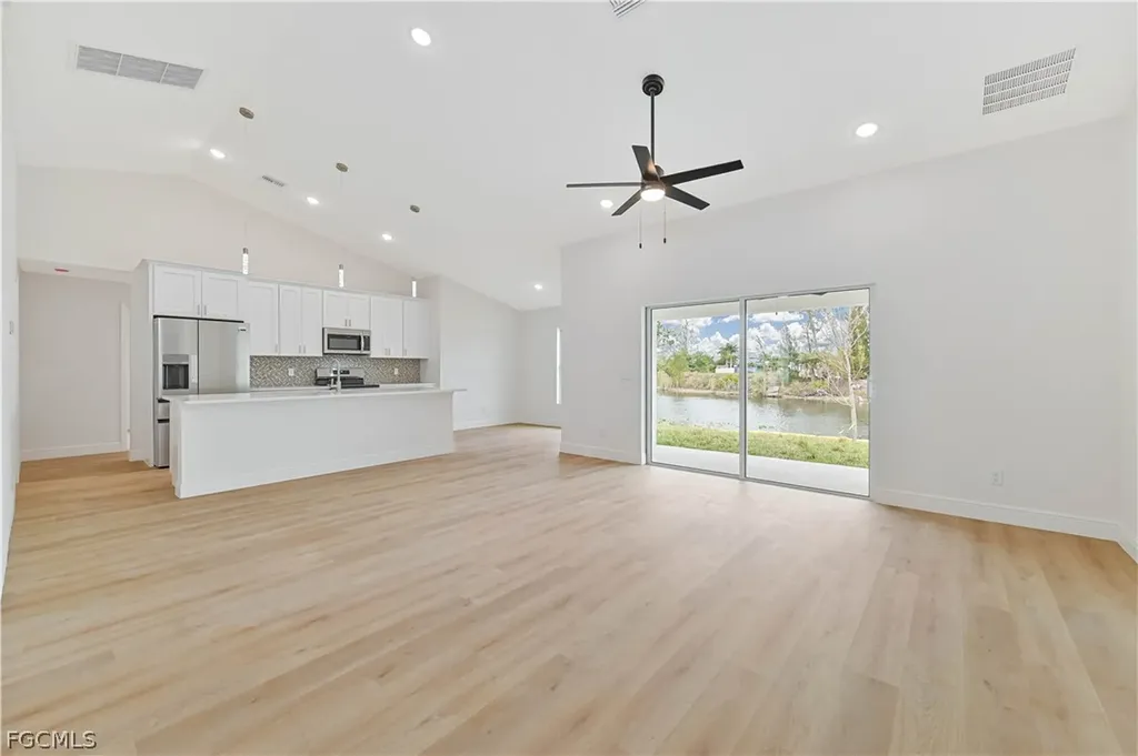 2043 NE 42nd Street Cape Coral FL 33909
