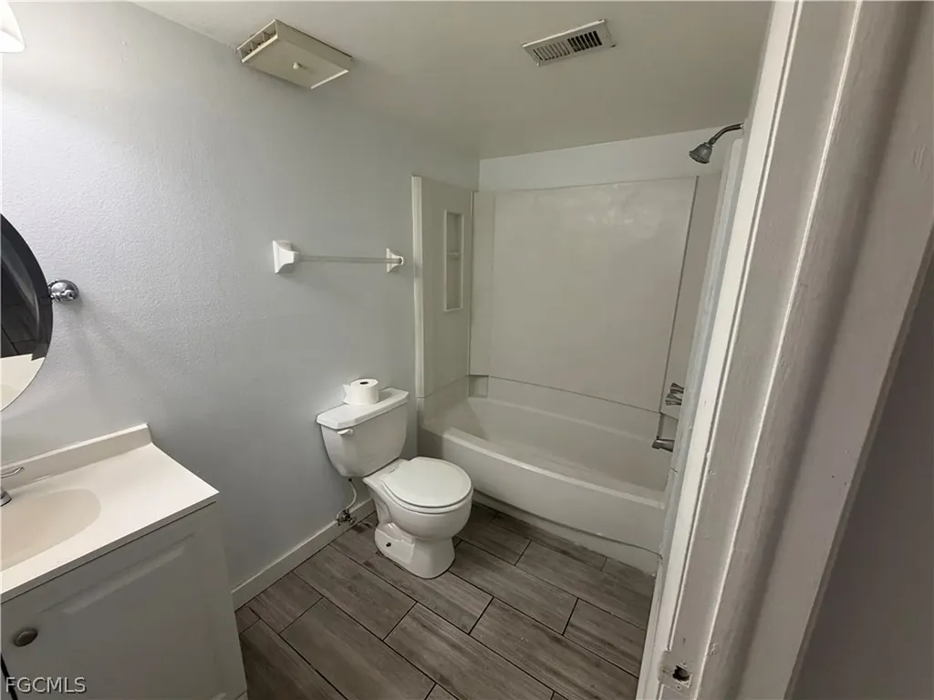 5329 Summerlin Road Fort Myers FL 33919