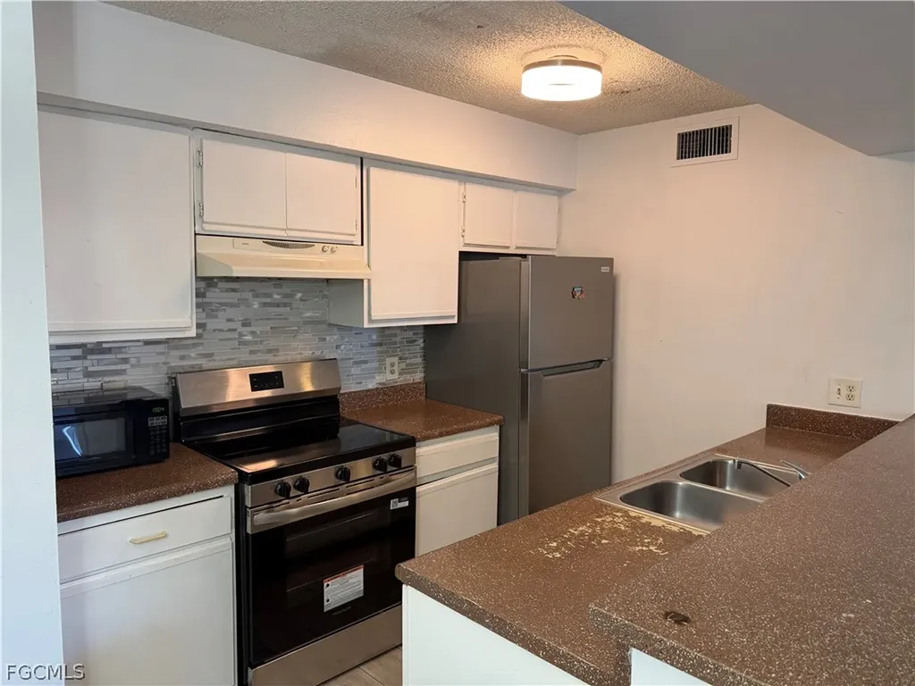 5329 Summerlin Road Fort Myers FL 33919