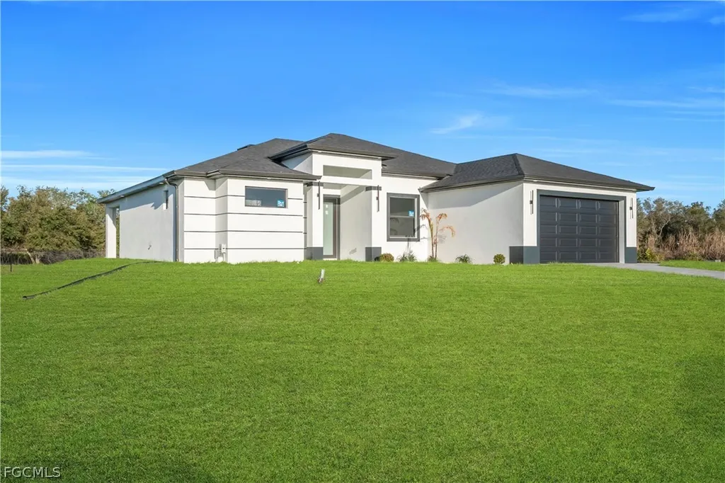 4623 Elaine Avenue N Lehigh Acres FL 33971