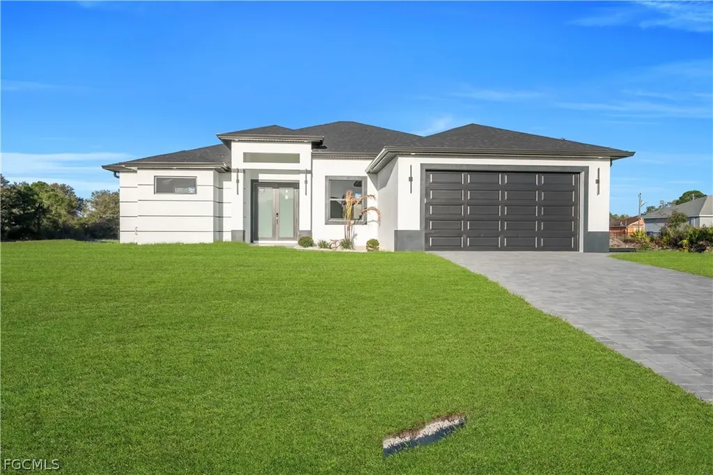 4623 Elaine Avenue N Lehigh Acres FL 33971