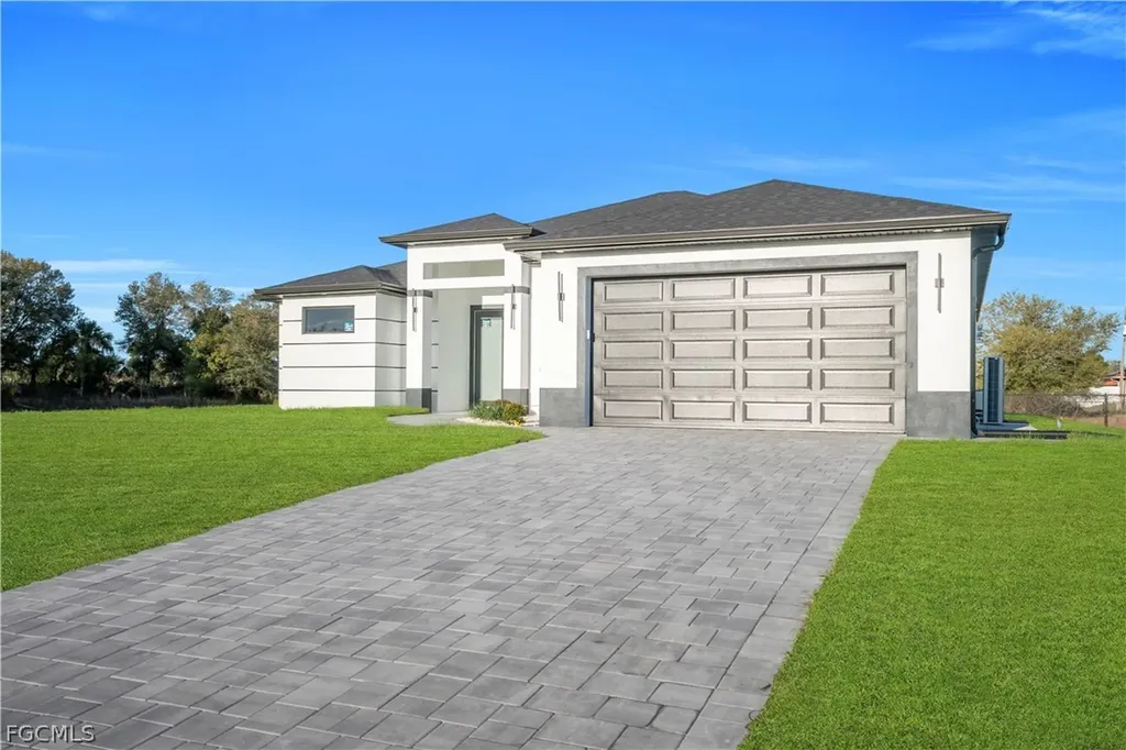 4623 Elaine Avenue N Lehigh Acres FL 33971