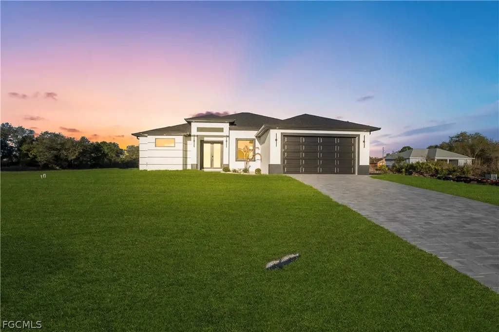 4623 Elaine Avenue N Lehigh Acres FL 33971