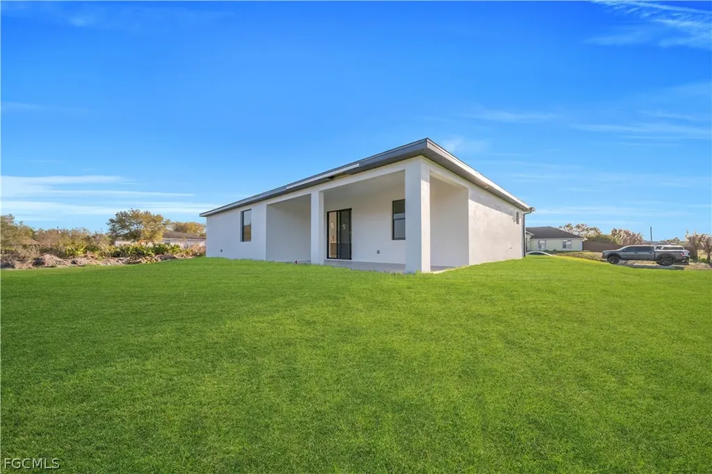 4623 Elaine Avenue N Lehigh Acres FL 33971