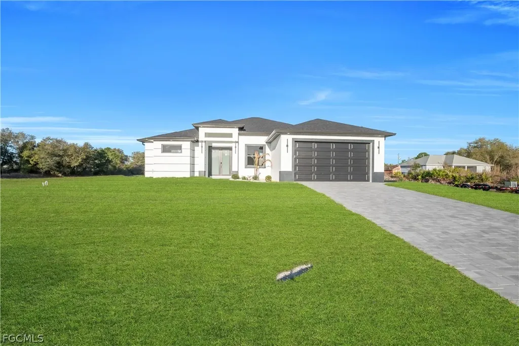 4623 Elaine Avenue N Lehigh Acres FL 33971